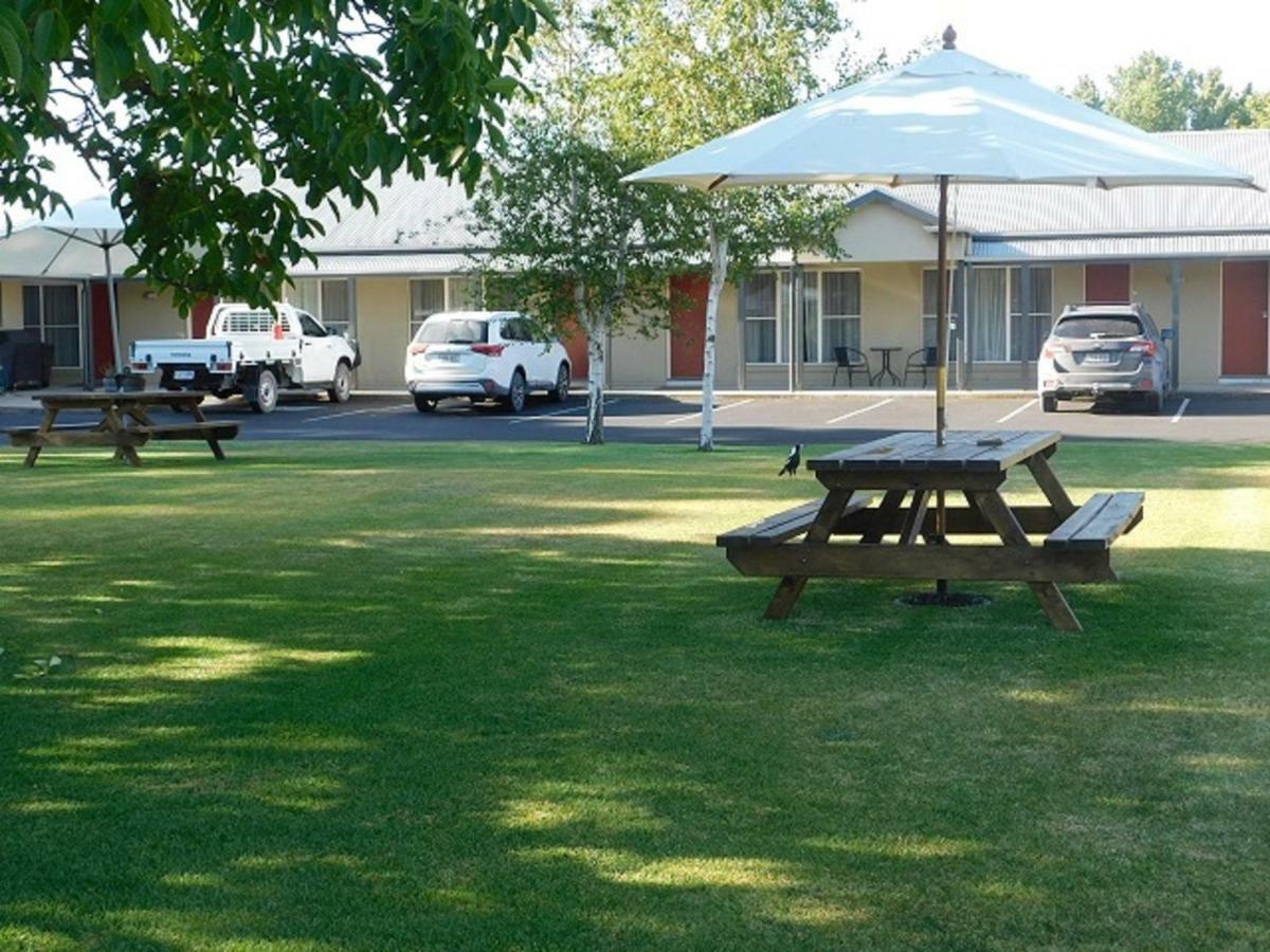 Alexander Cameron Suites Penola Exterior foto