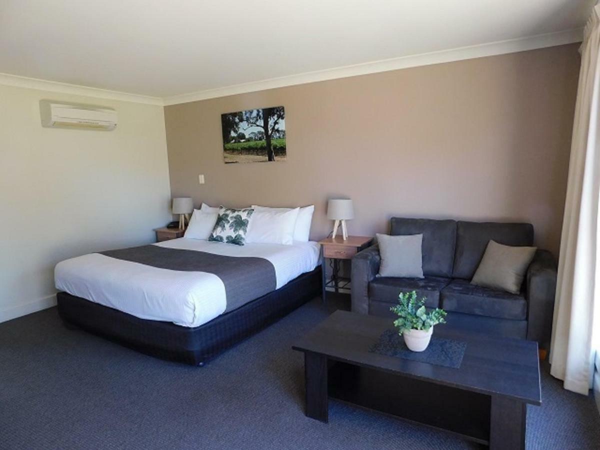 Alexander Cameron Suites Penola Exterior foto